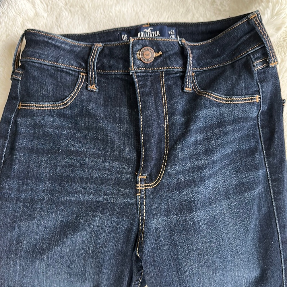 Hollister 0S dark wash jeans